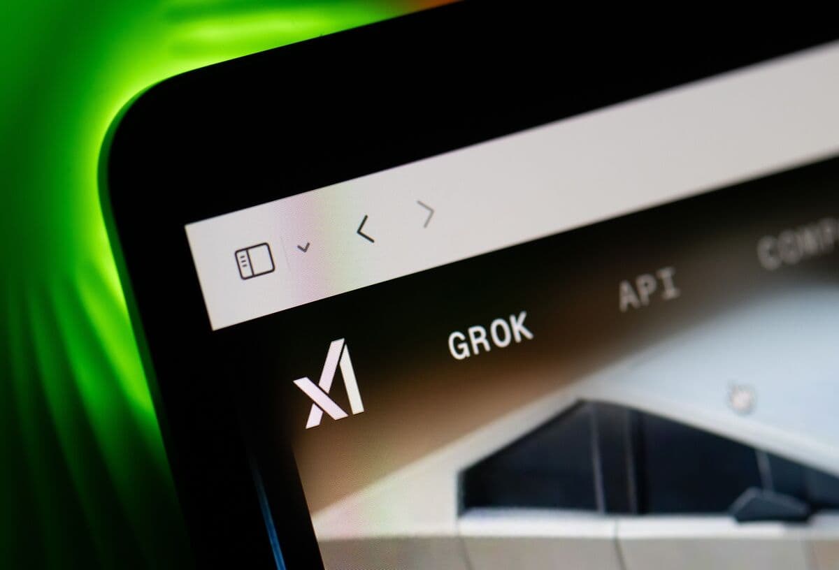 Starmer Targets Musk's X Over Images